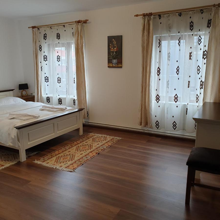 فندق Casa Poenaru Câmpulung Moldovenesc المظهر الخارجي الصورة