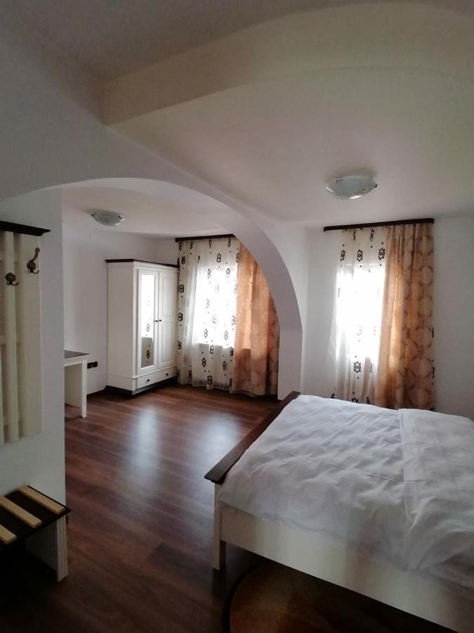 فندق Casa Poenaru Câmpulung Moldovenesc المظهر الخارجي الصورة