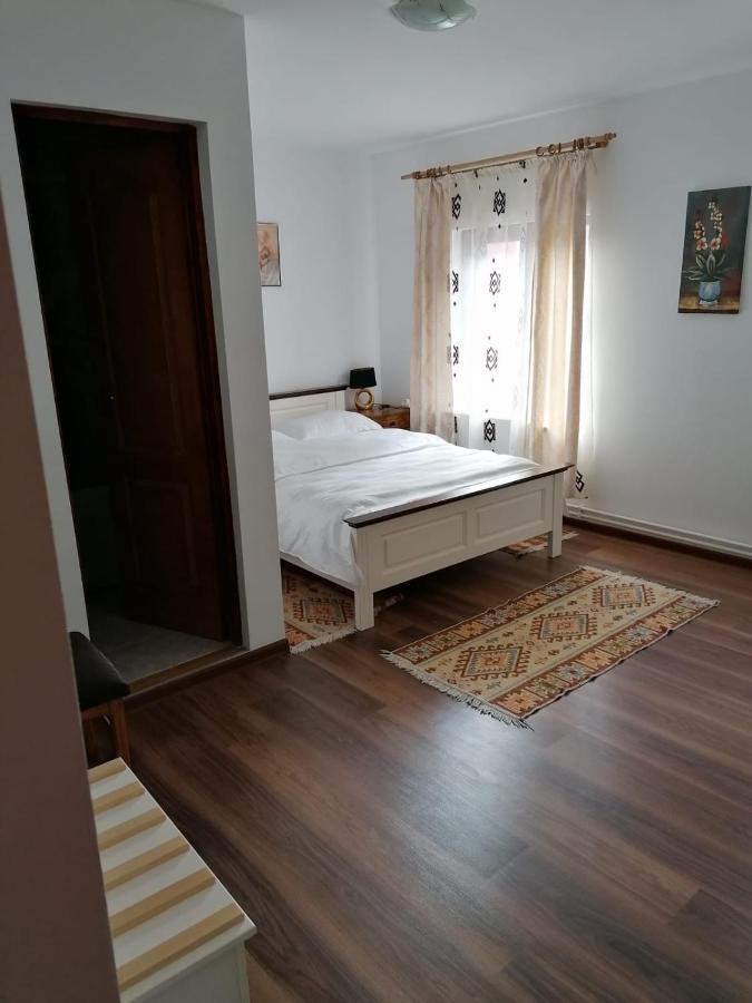 فندق Casa Poenaru Câmpulung Moldovenesc المظهر الخارجي الصورة
