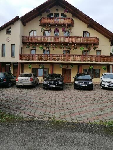 فندق Casa Poenaru Câmpulung Moldovenesc المظهر الخارجي الصورة