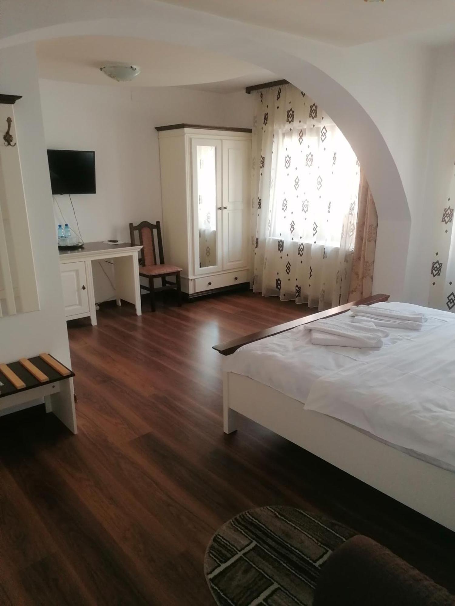 فندق Casa Poenaru Câmpulung Moldovenesc المظهر الخارجي الصورة