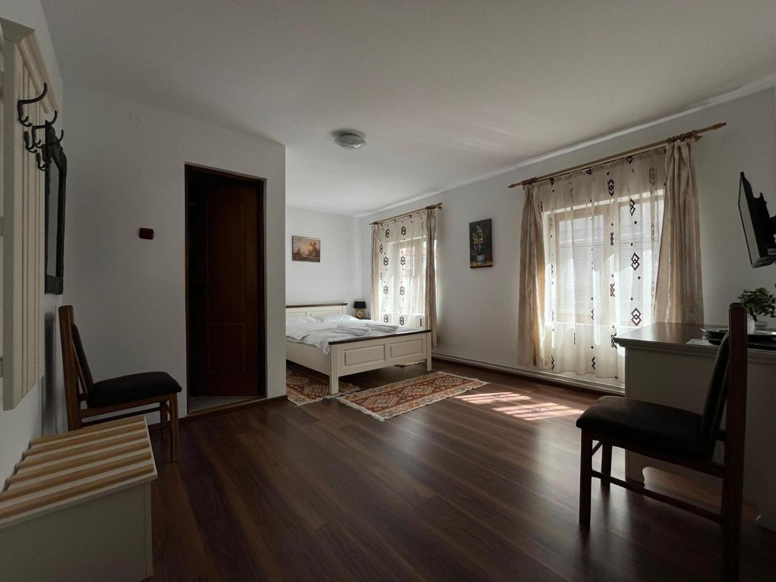 فندق Casa Poenaru Câmpulung Moldovenesc المظهر الخارجي الصورة